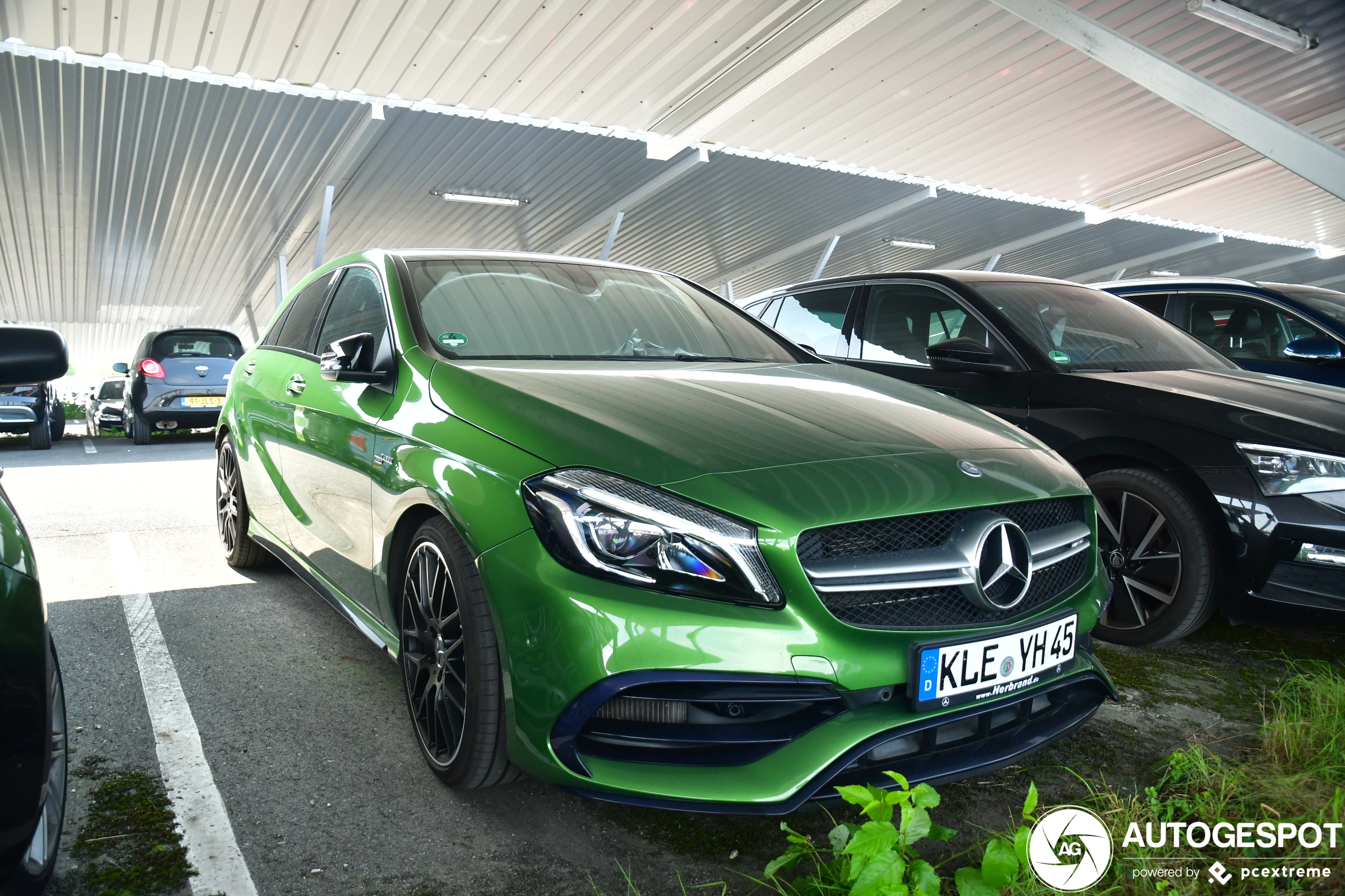 Mercedes-AMG A 45 W176 2015