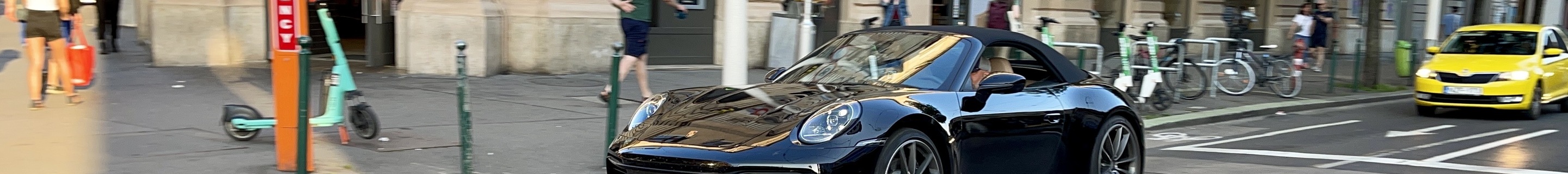 Porsche 992 Carrera 4S Cabriolet