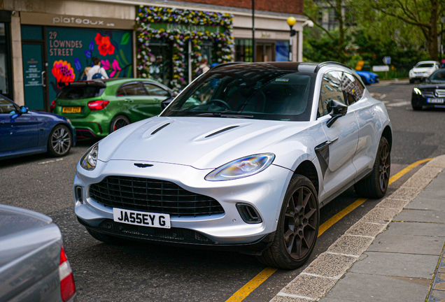 Aston Martin DBX