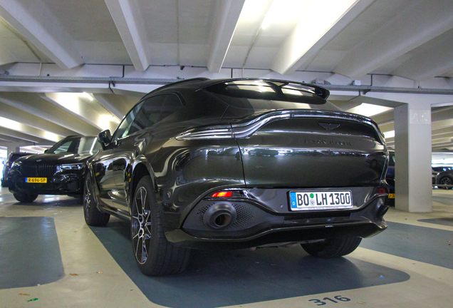 Aston Martin DBX