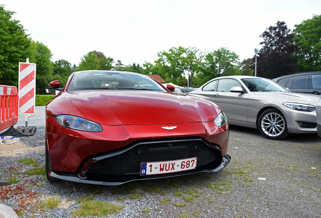 Aston Martin V8 Vantage 2018