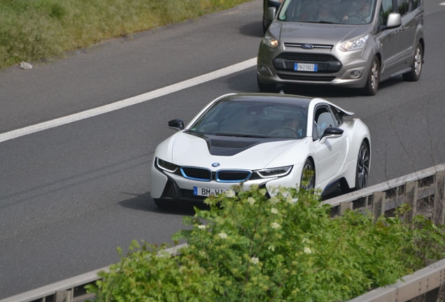 BMW i8