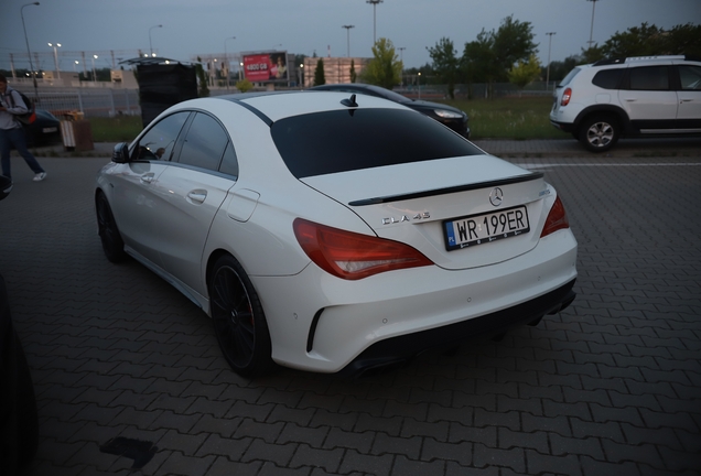 Mercedes-Benz CLA 45 AMG C117