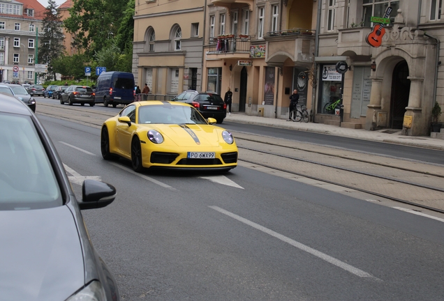 Porsche 992 Carrera 4 GTS