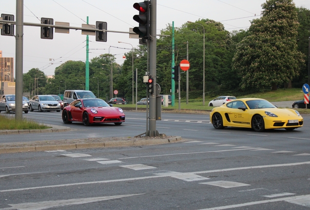 Porsche 992 Carrera 4 GTS