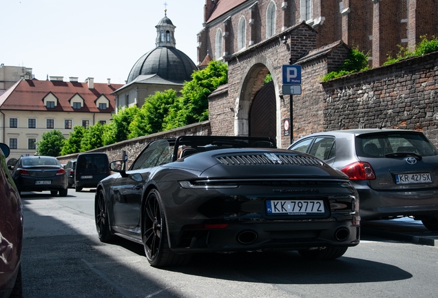 Porsche 992 Carrera 4 GTS Cabriolet