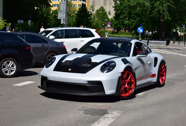 Porsche 992 GT3 RS Weissach Package