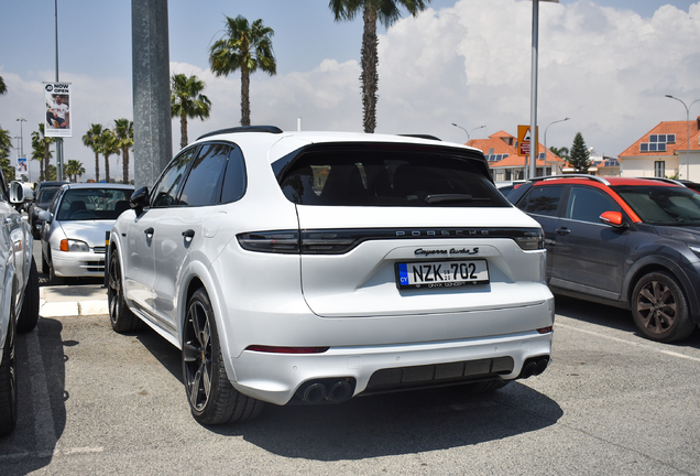 Porsche Cayenne Turbo S E-Hybrid