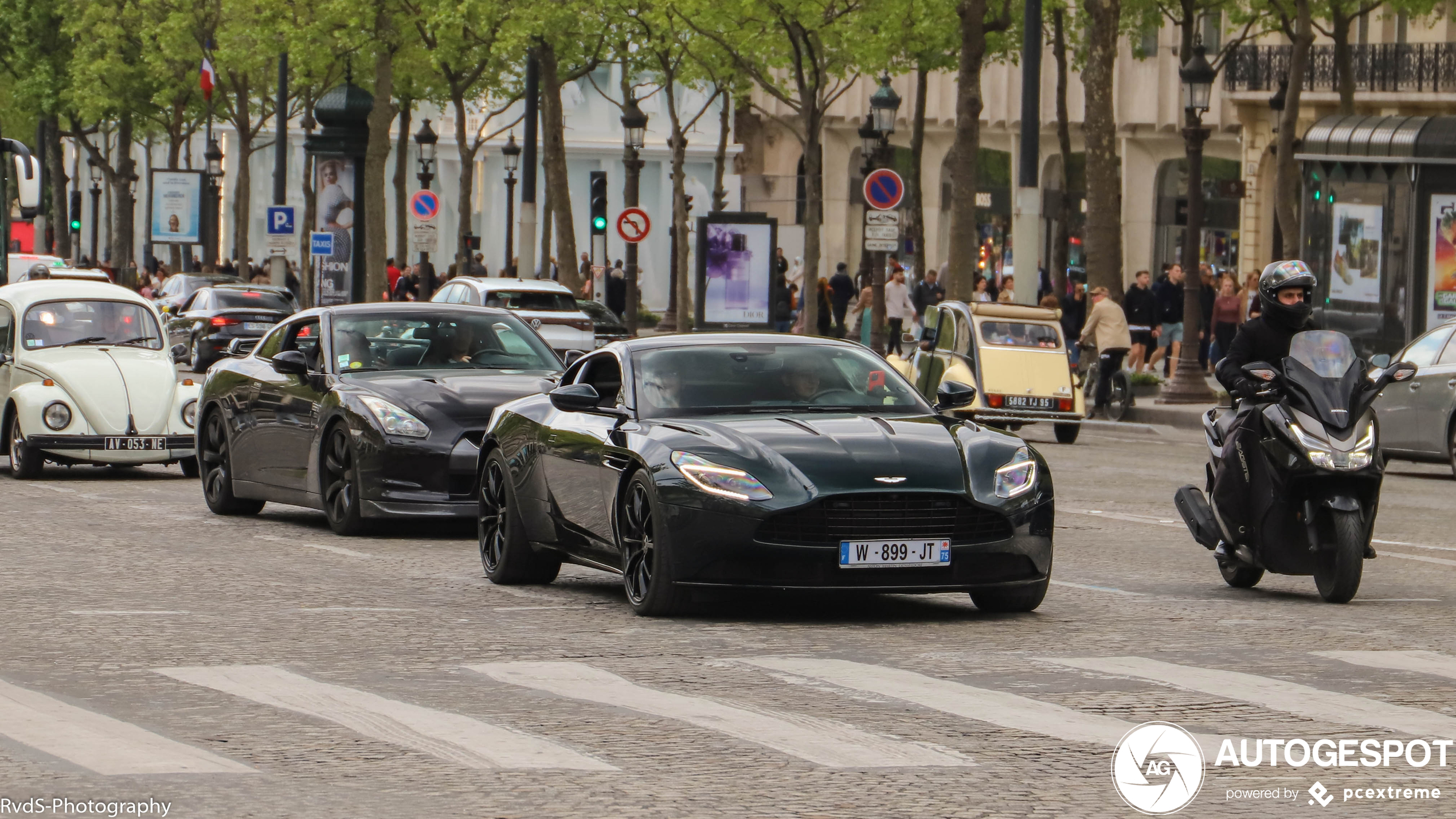 Aston Martin DB11