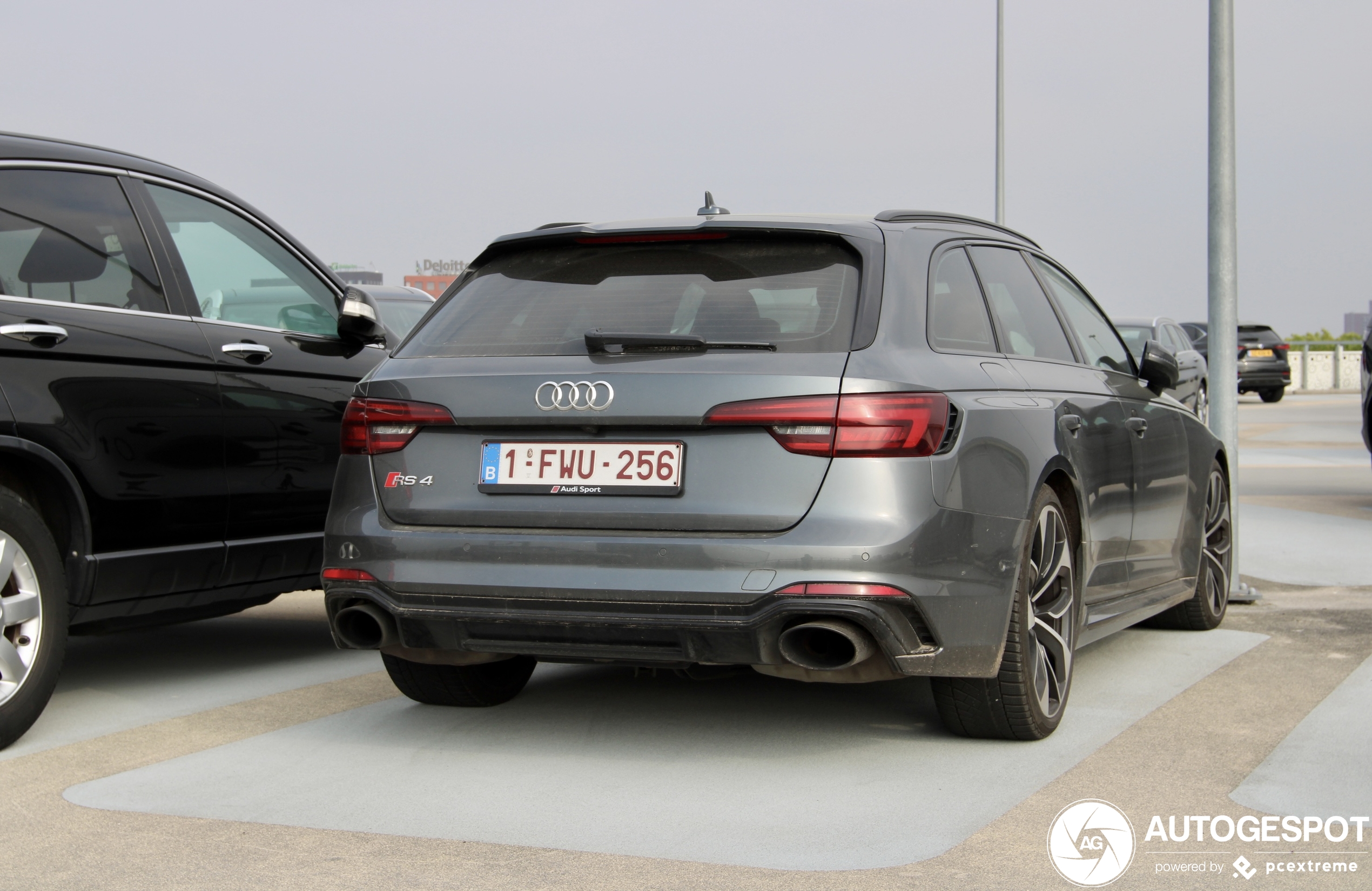 Audi RS4 Avant B9