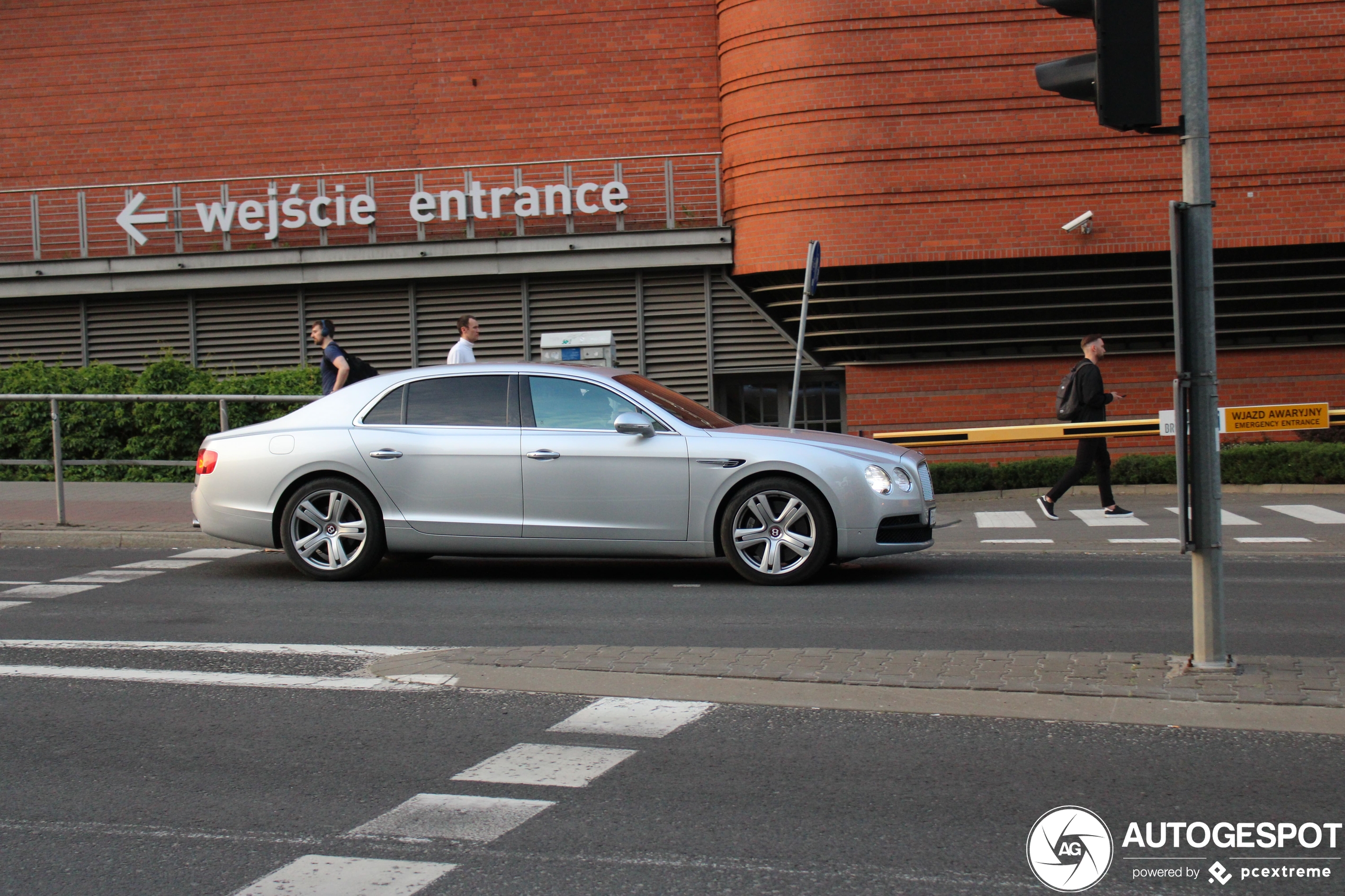 Bentley Flying Spur V8