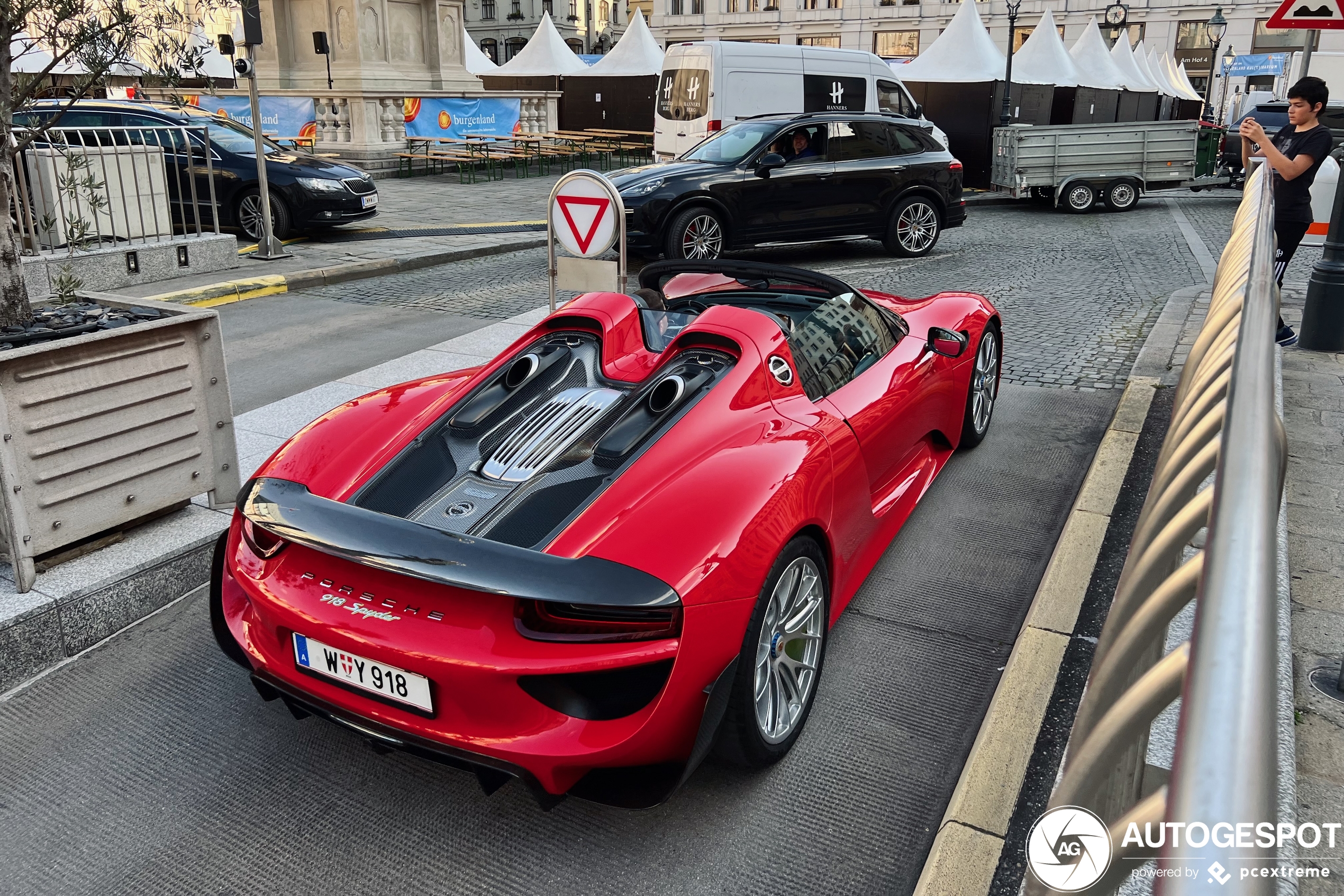 Porsche 918 Spyder Weissach Package