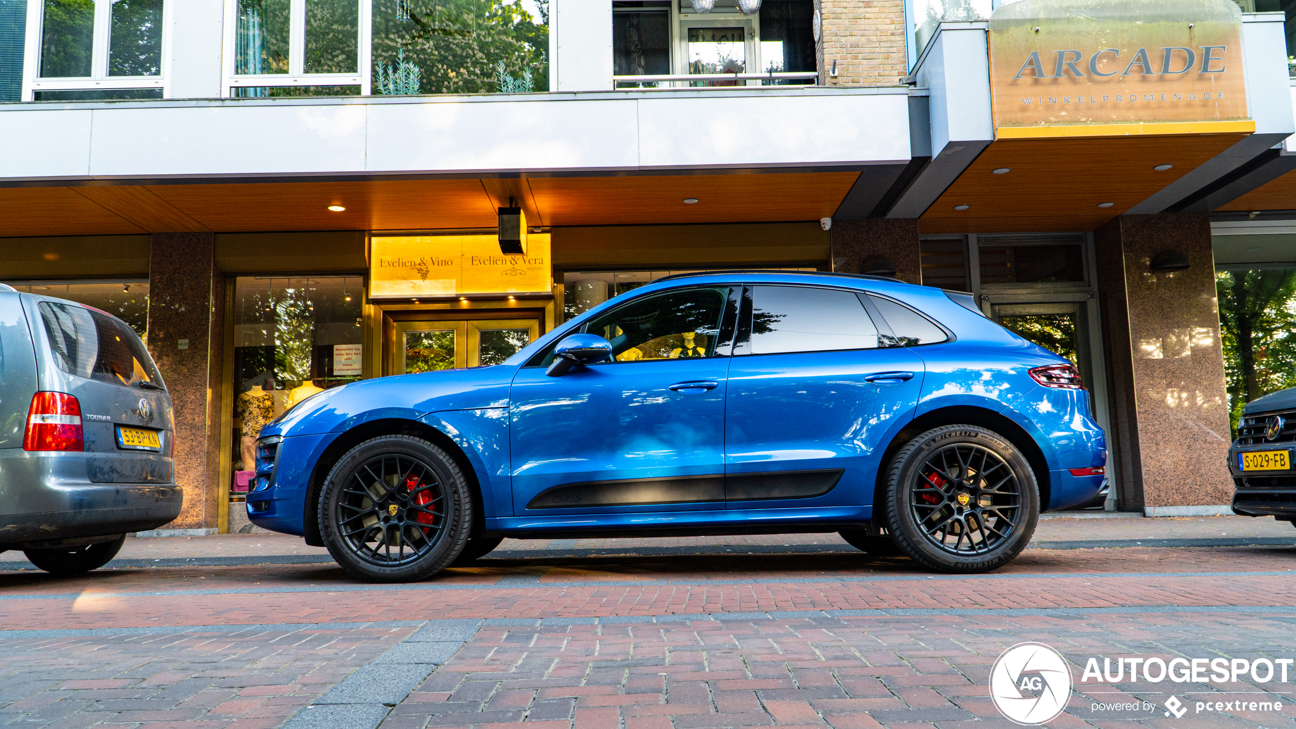 Porsche 95B Macan GTS