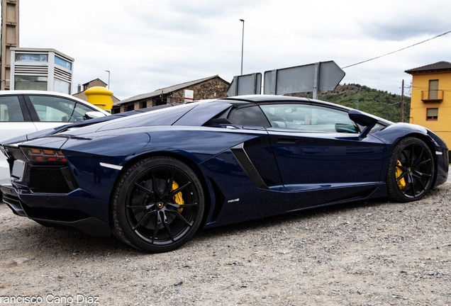 Lamborghini Aventador LP700-4 Roadster