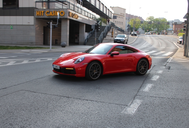 Porsche 992 Carrera 4S