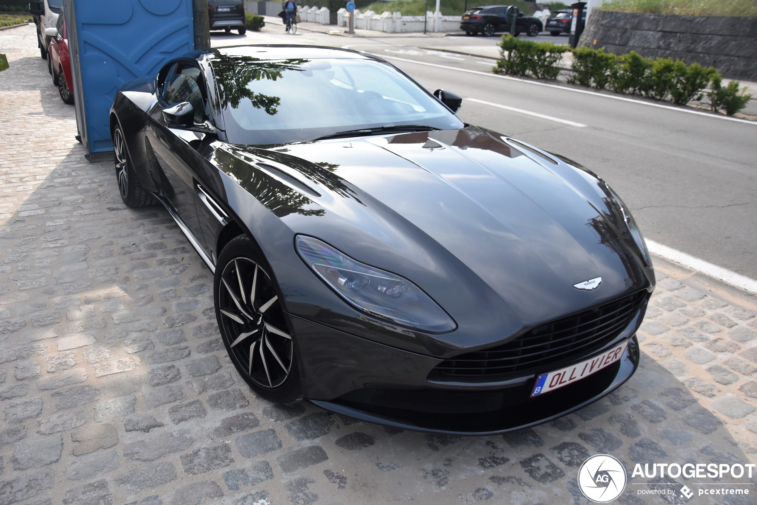 Aston Martin DB11 V8