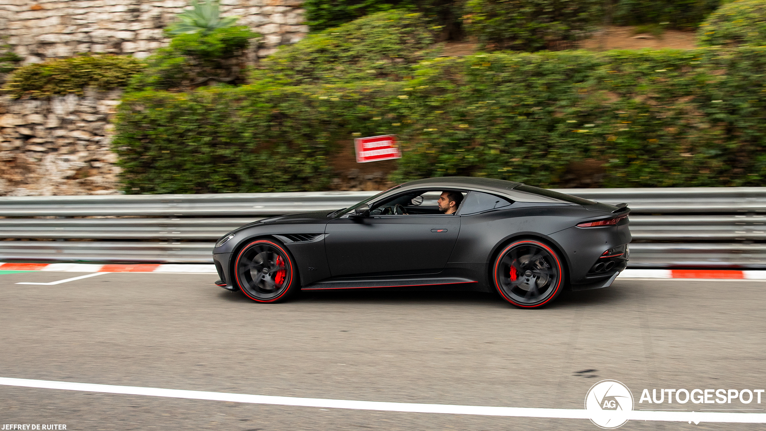 Aston Martin DBS Superleggera