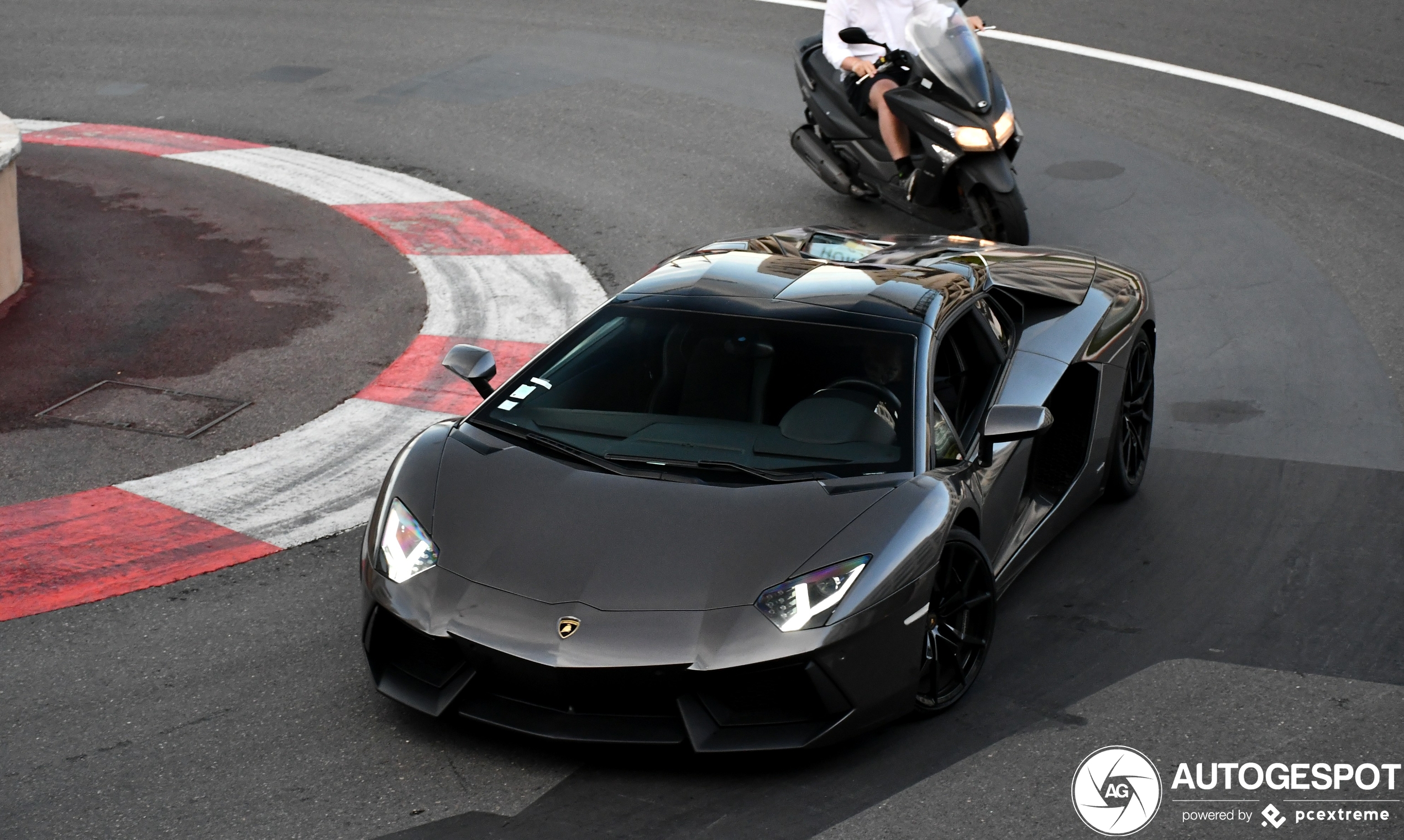 Lamborghini Aventador LP700-4 Roadster