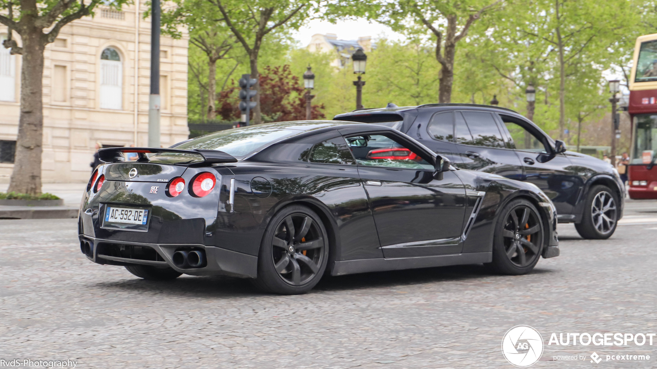 Nissan GT-R