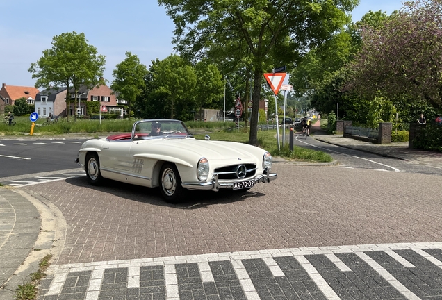 Mercedes-Benz 300SL Roadster