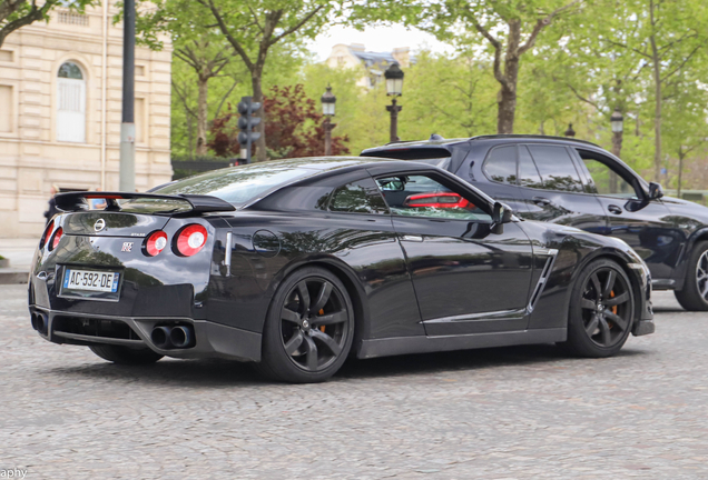 Nissan GT-R