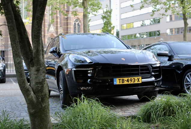 Porsche 95B Macan GTS