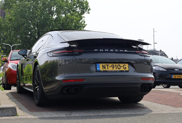 Porsche 971 Panamera Turbo