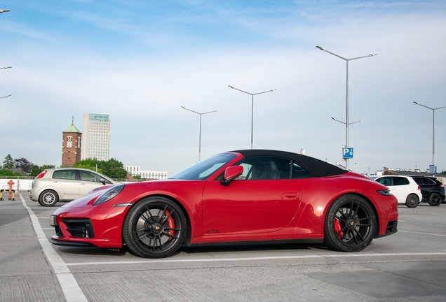 Porsche 992 Carrera 4 GTS Cabriolet