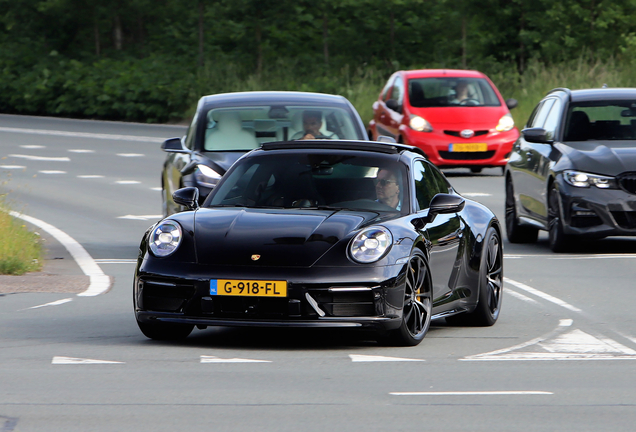 Porsche 992 Carrera 4S