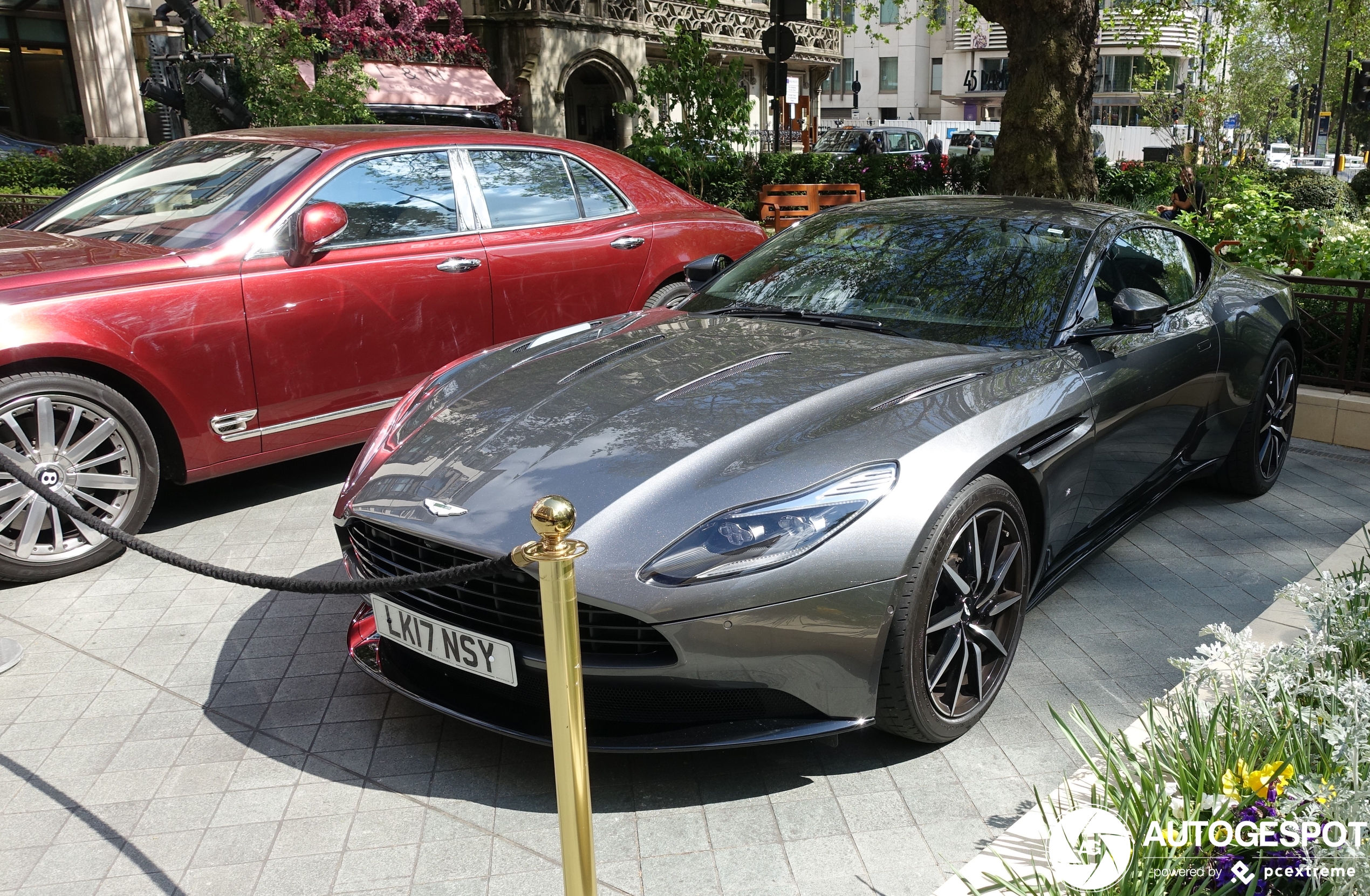 Aston Martin DB11