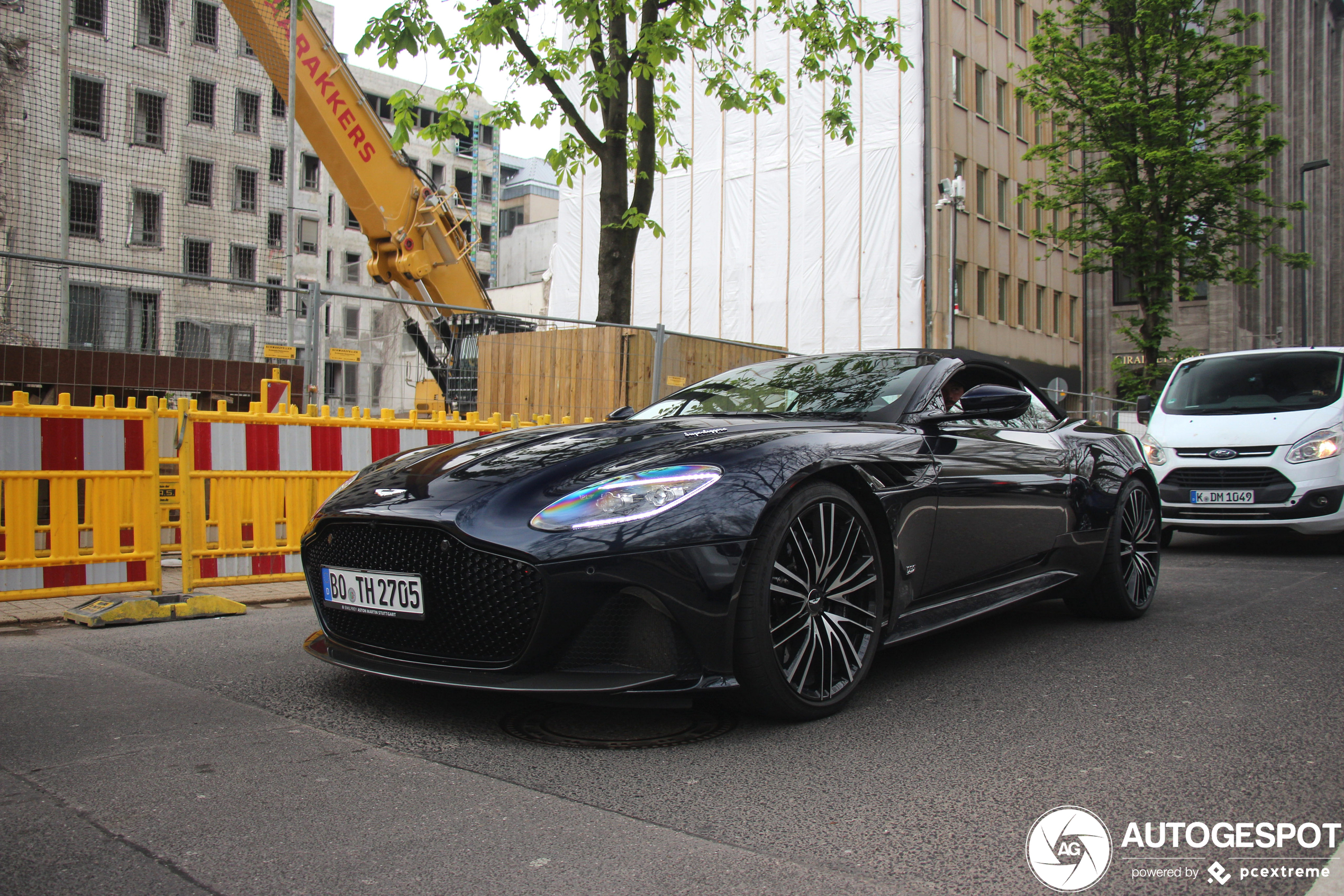 Aston Martin DBS Superleggera Volante