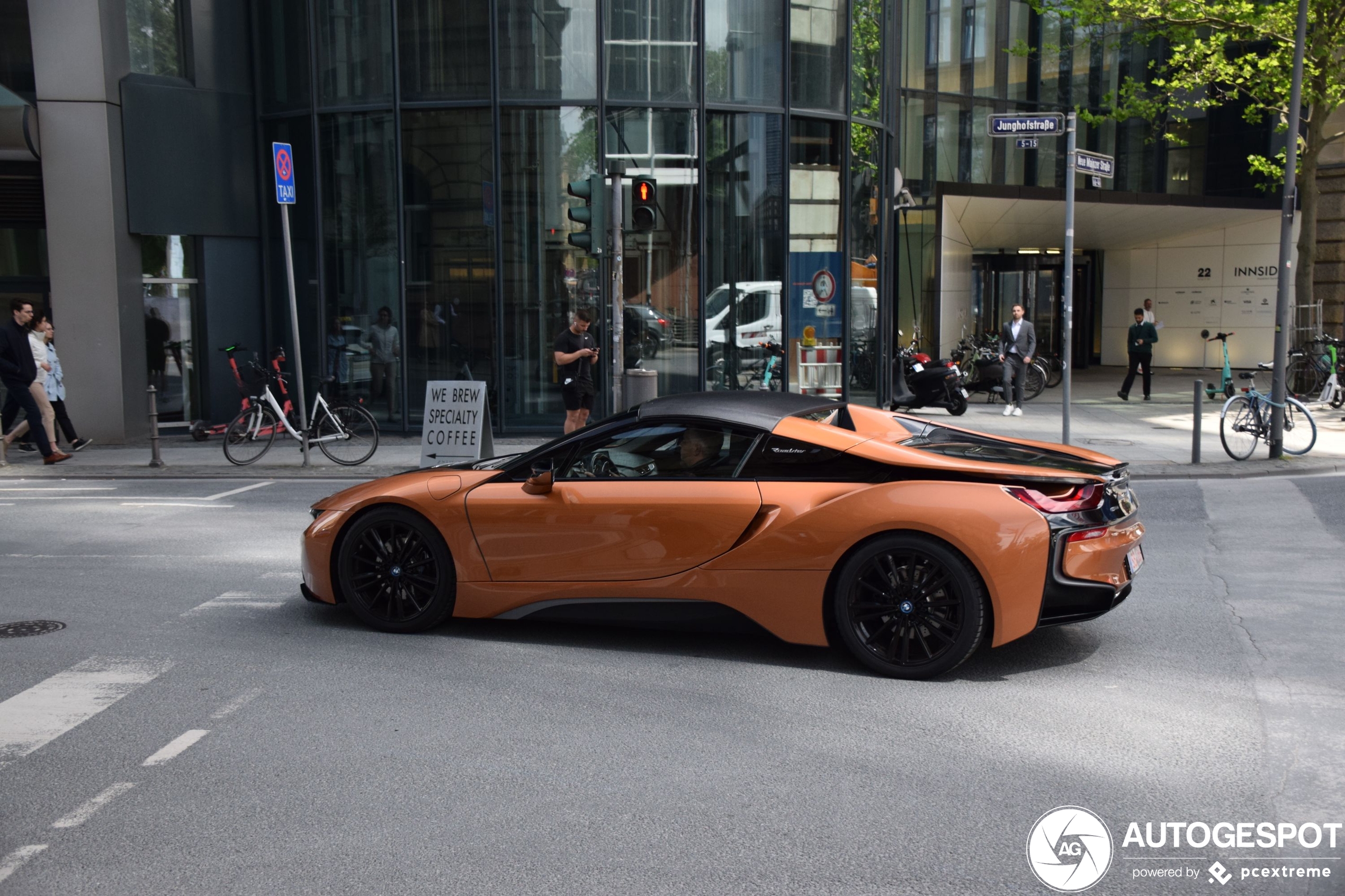 BMW i8 Roadster