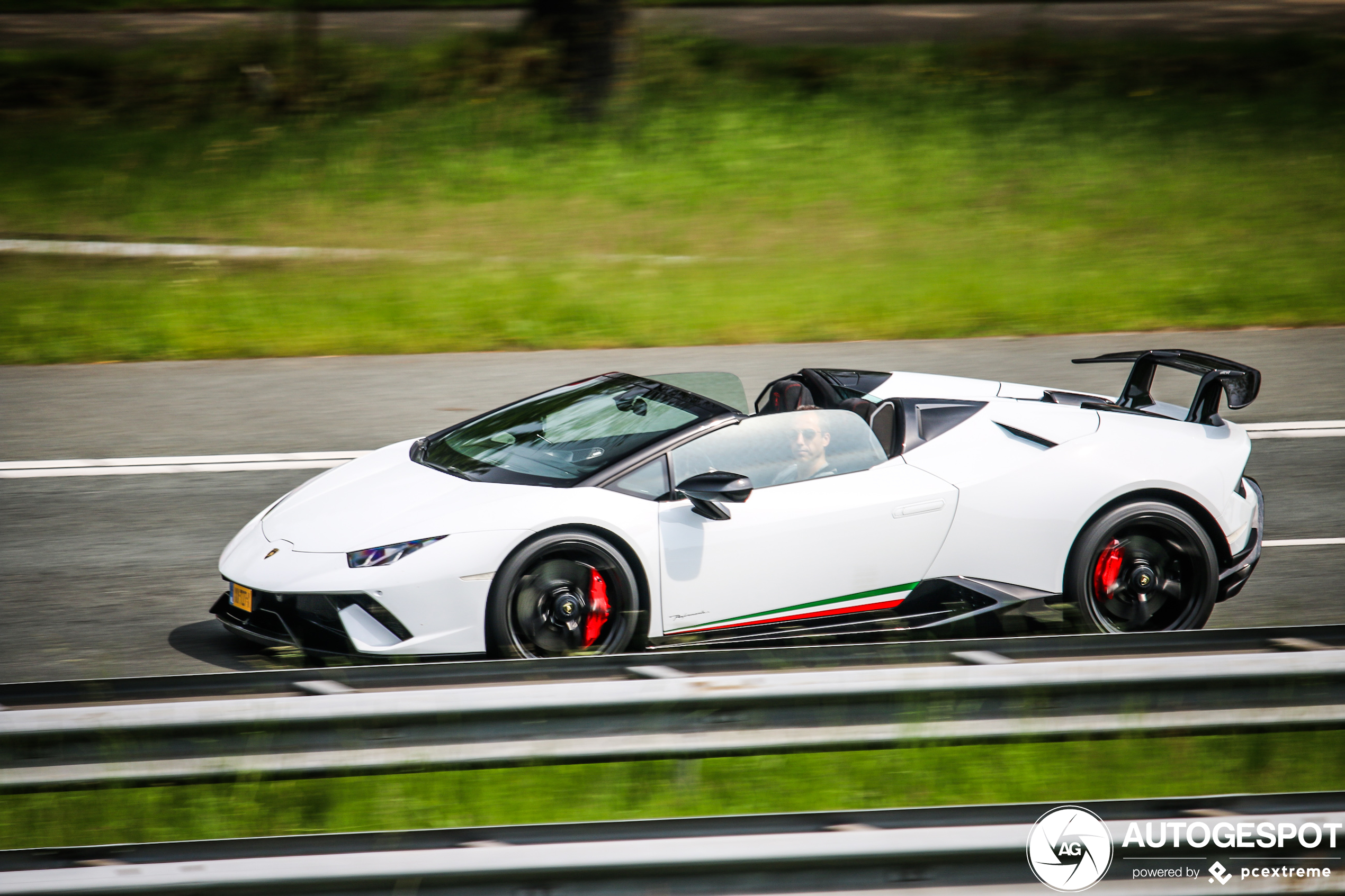 Lamborghini Huracán LP640-4 Performante Spyder