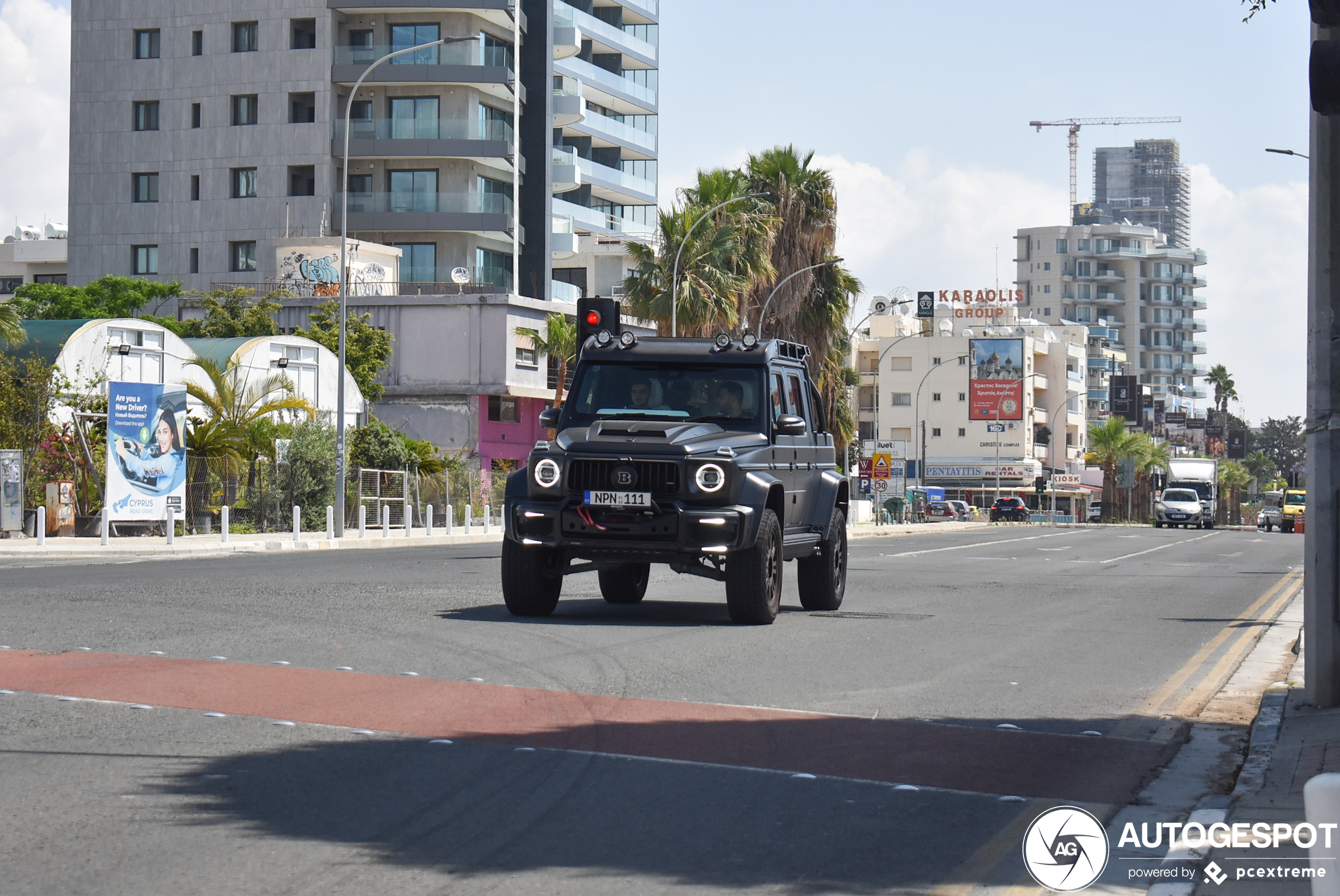 Zwarte tank gespot op Cyprus