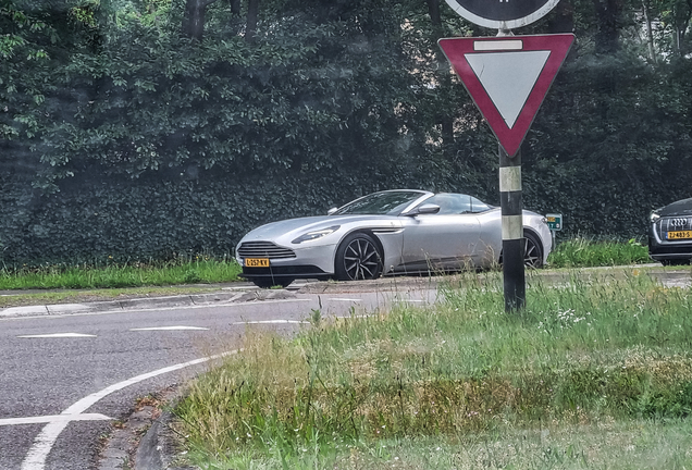 Aston Martin DB11 V8 Volante