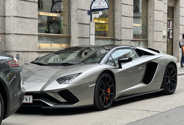 Lamborghini Aventador S LP740-4 Roadster