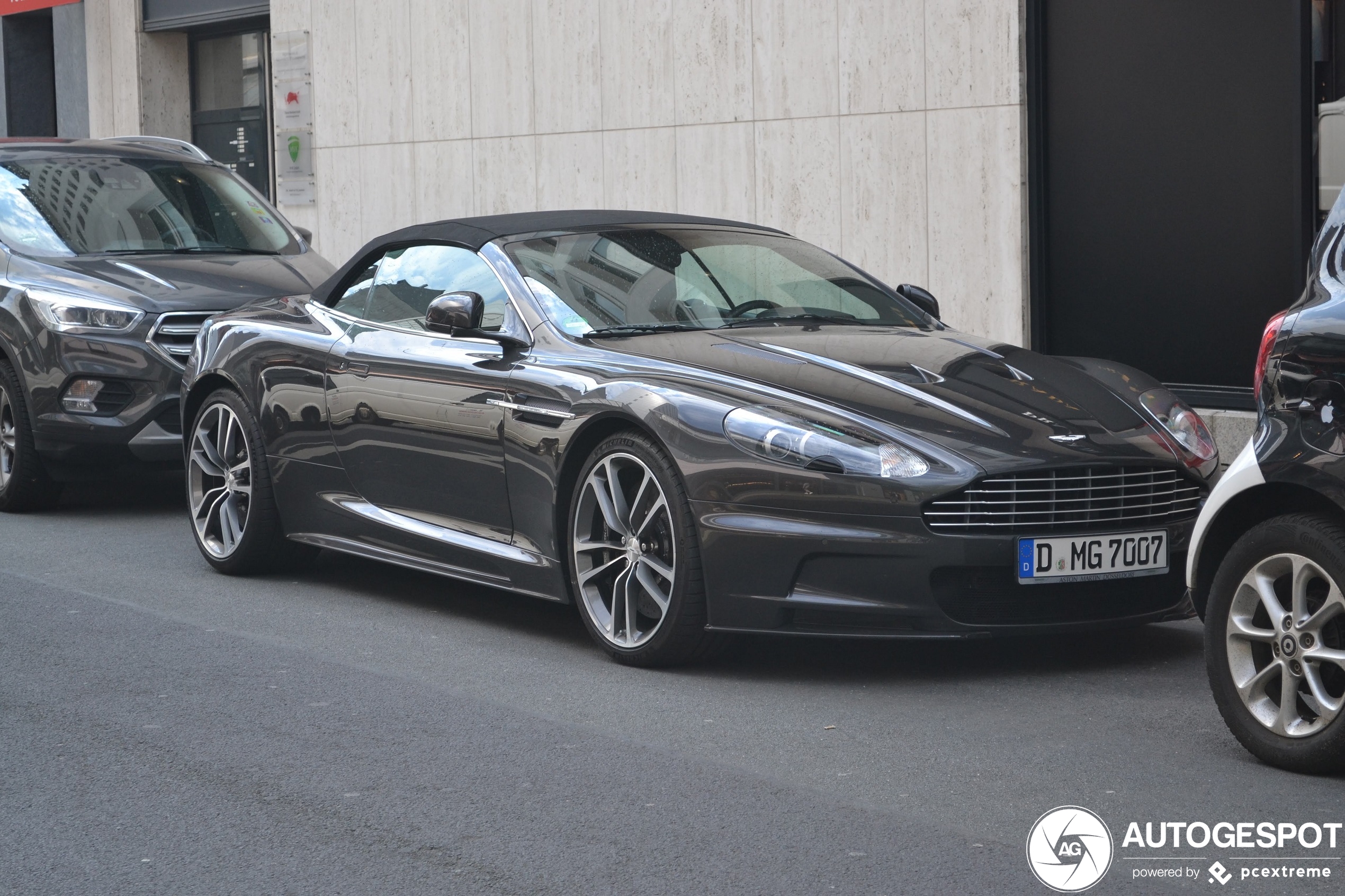 Aston Martin DBS Volante