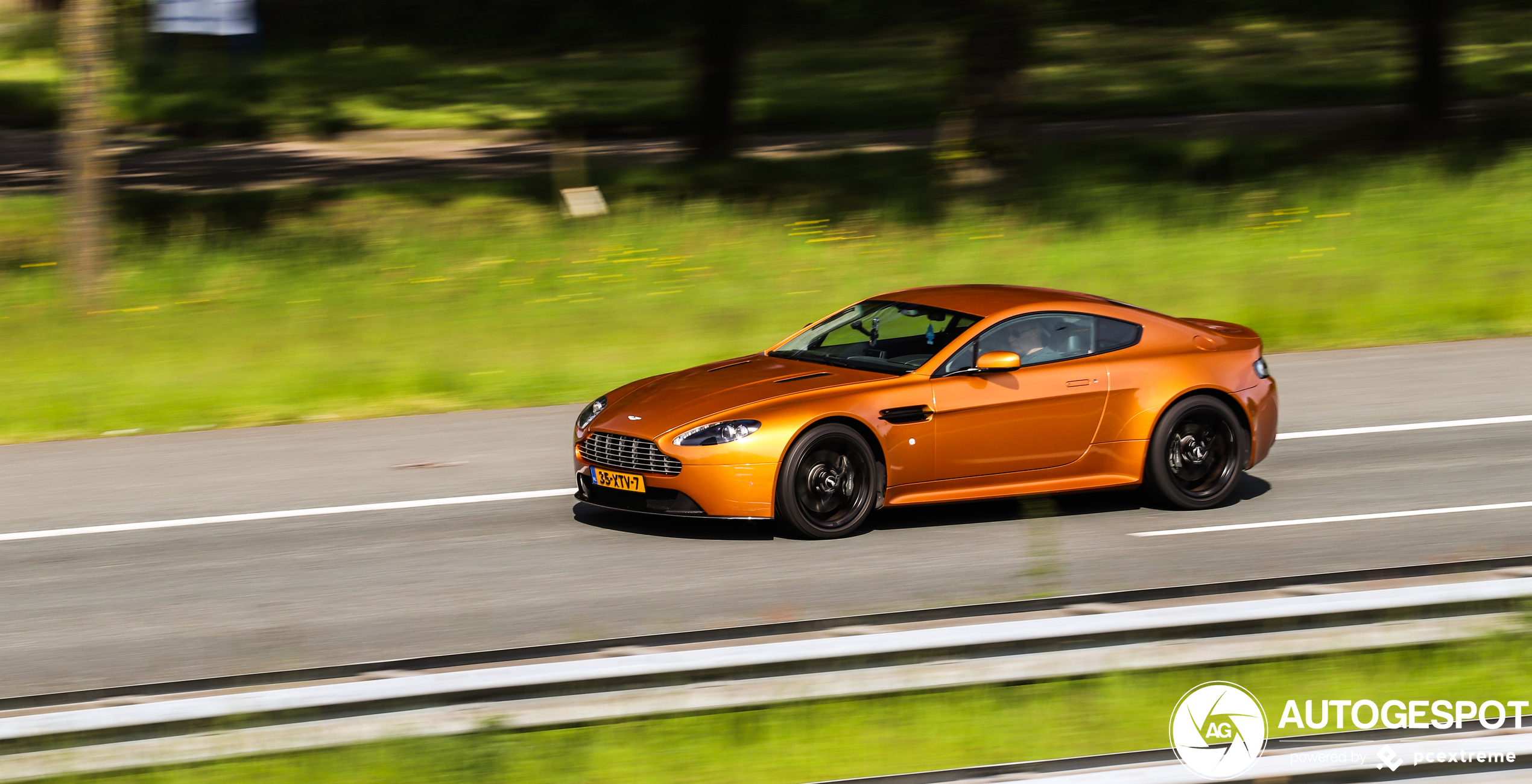 Aston Martin V8 Vantage