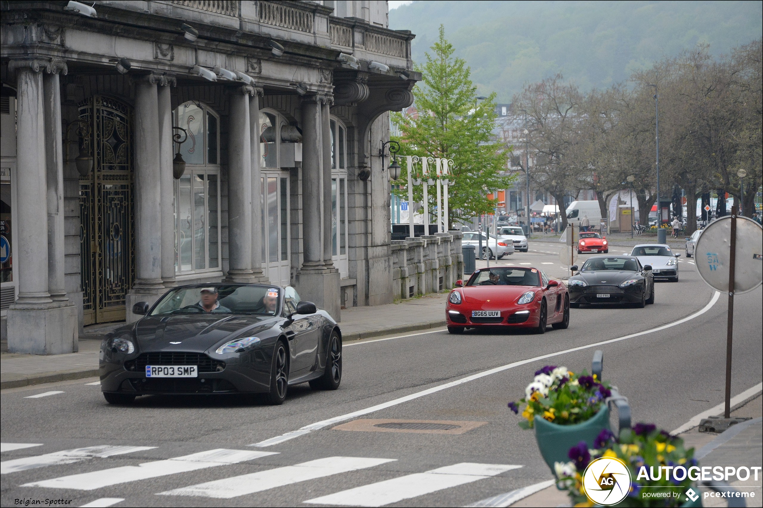 Aston Martin V8 Vantage Roadster 2012