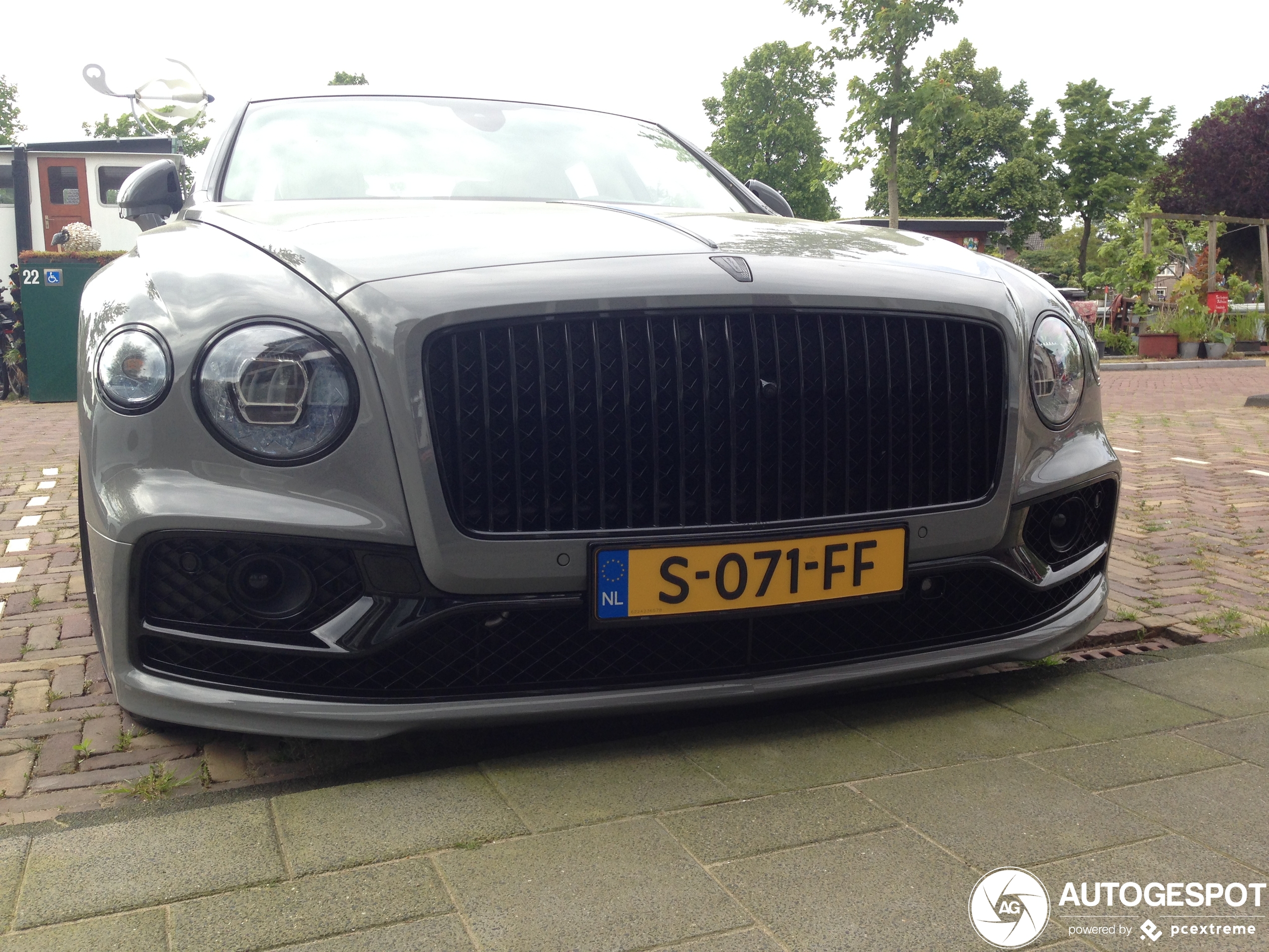 Bentley Flying Spur Hybrid