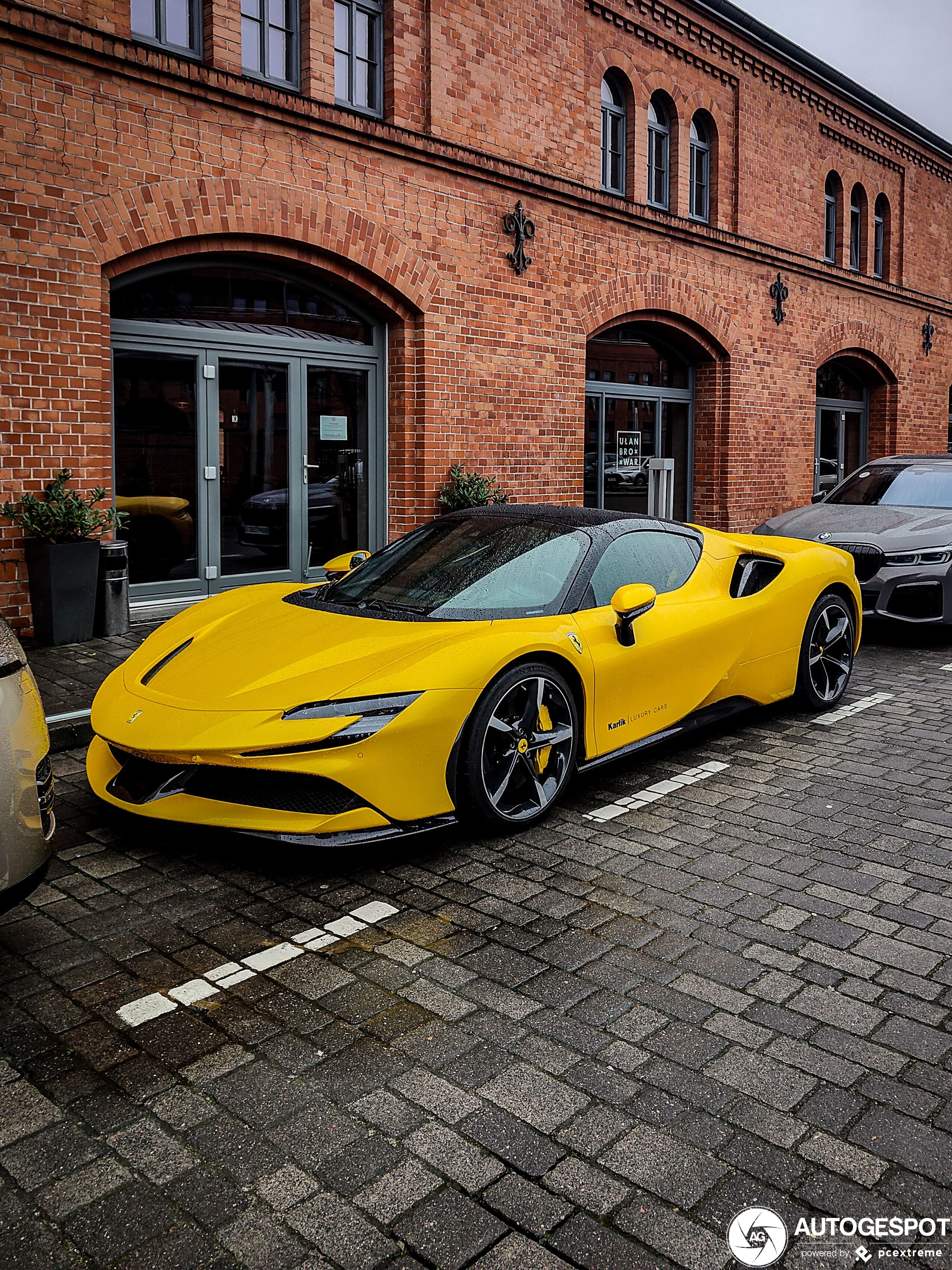 Ferrari SF90 Spider