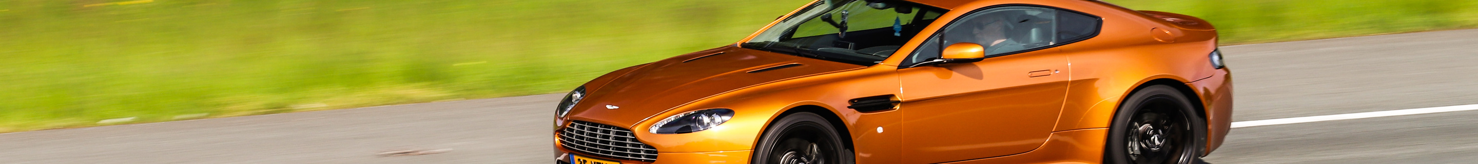 Aston Martin V8 Vantage