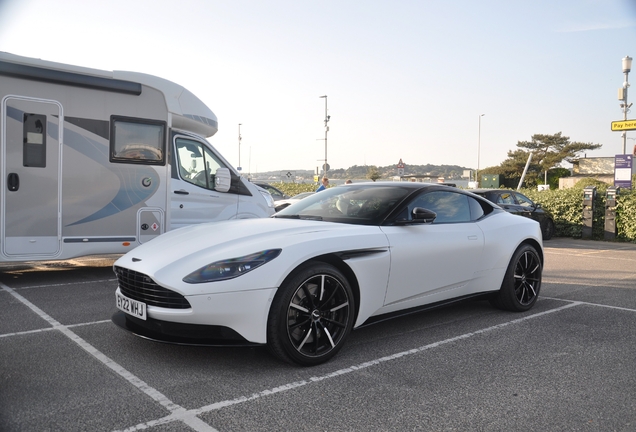 Aston Martin DB11 V8