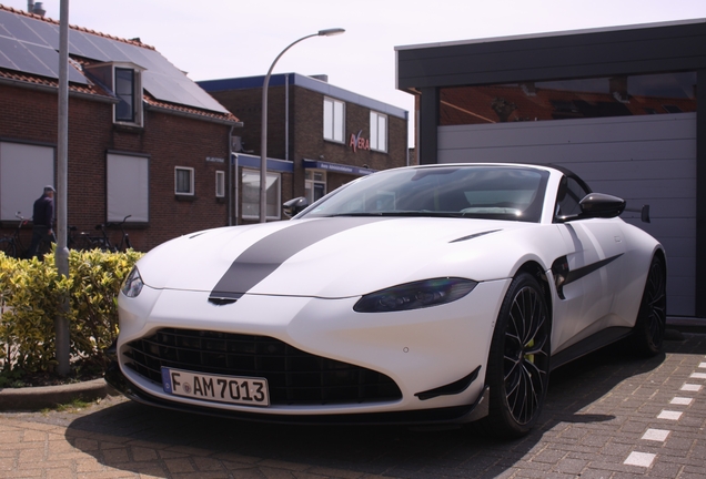 Aston Martin V8 Vantage Formula 1 Edition Roadster