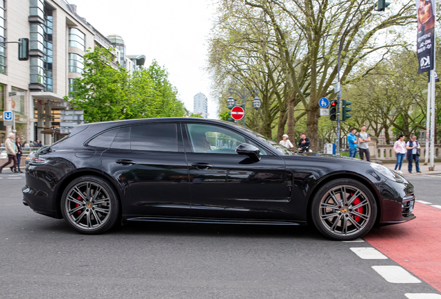 Porsche 971 Panamera GTS Sport Turismo