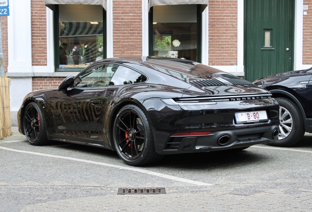 Porsche 992 Carrera 4 GTS