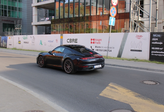 Porsche 992 Carrera 4S