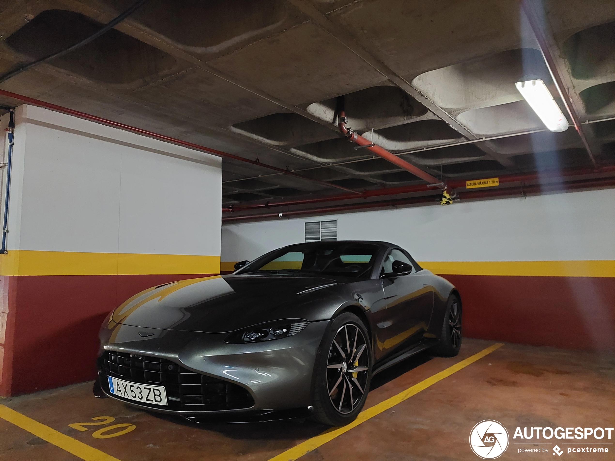 Aston Martin V8 Vantage Roadster 2020