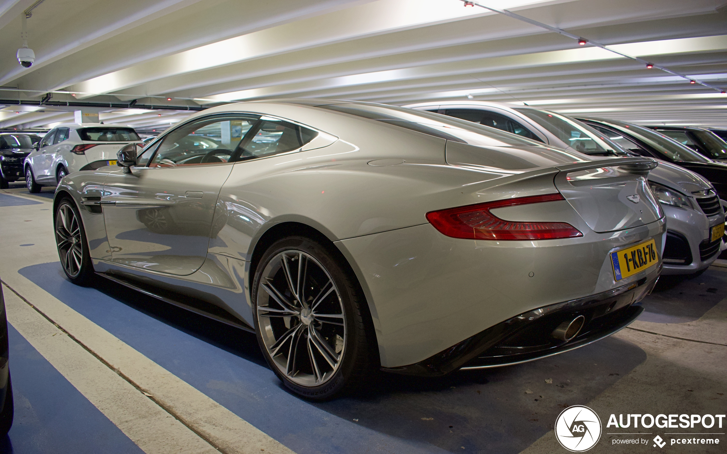 Aston Martin Vanquish 2013