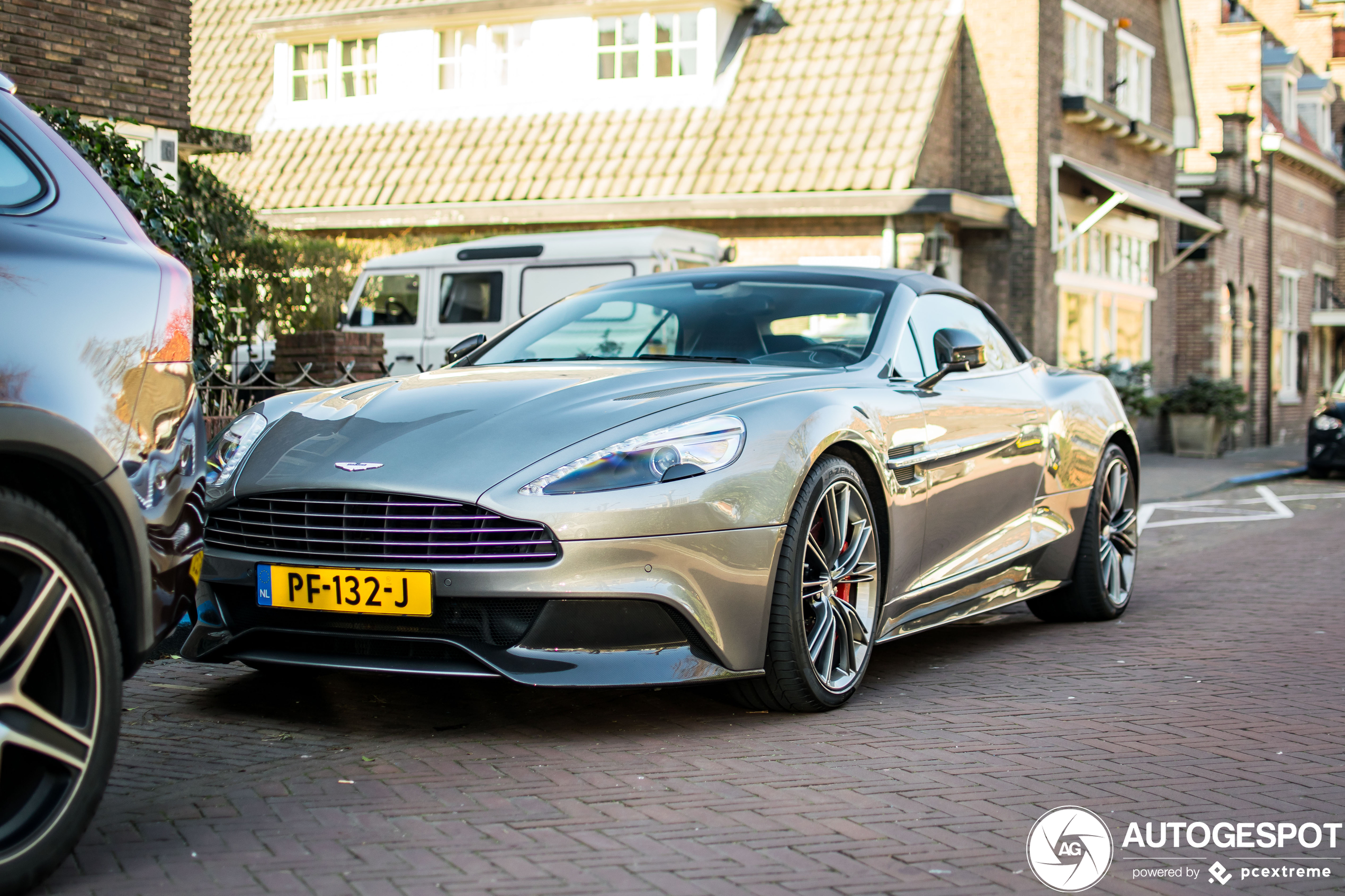 Aston Martin Vanquish Volante